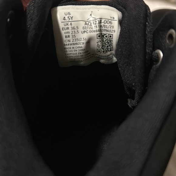 Nike Air Jordan’s Shiny Black and Red - Picture 4 of 5